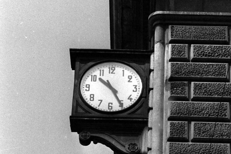 Orologio fermo dopo la strage alla stazione di Bologna del 2 agosto 1980